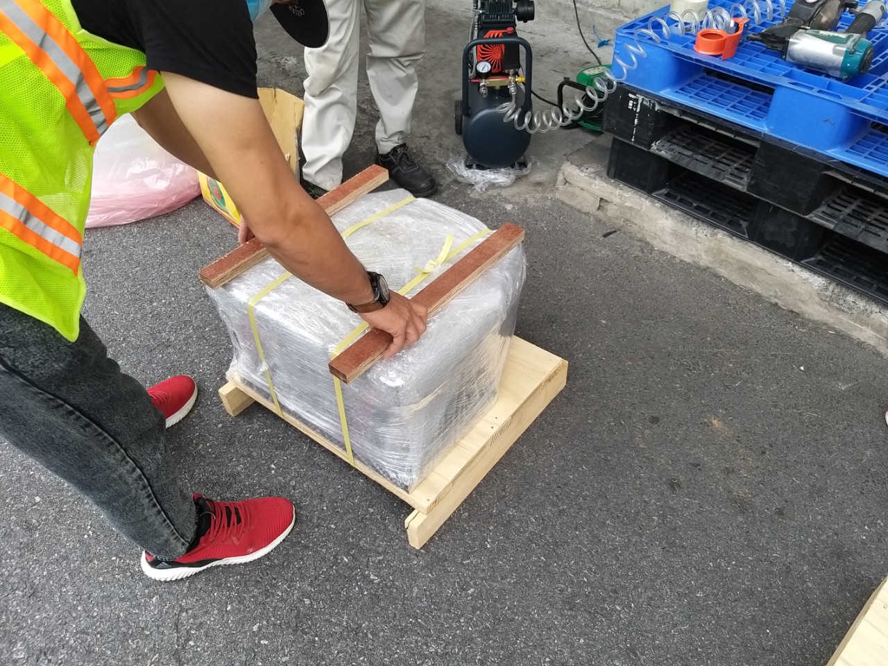 Cung cấp Pallet, đai, nẹp góc hàng hóa xuất khẩu